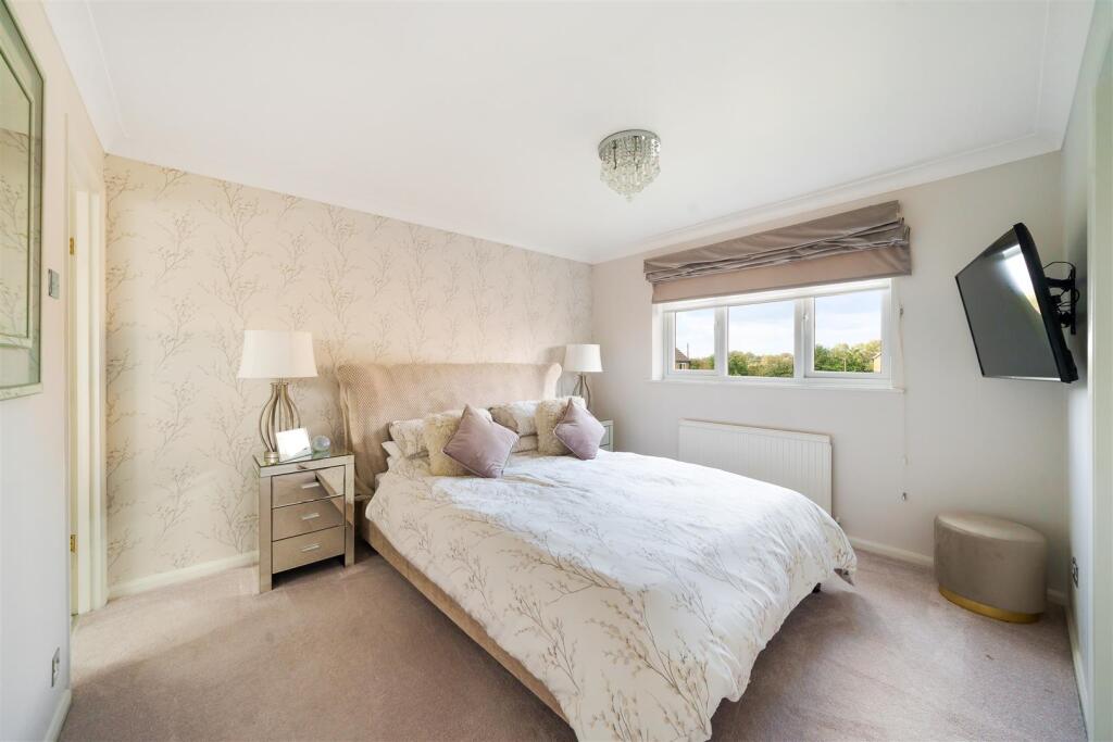 bedroom1.JPG