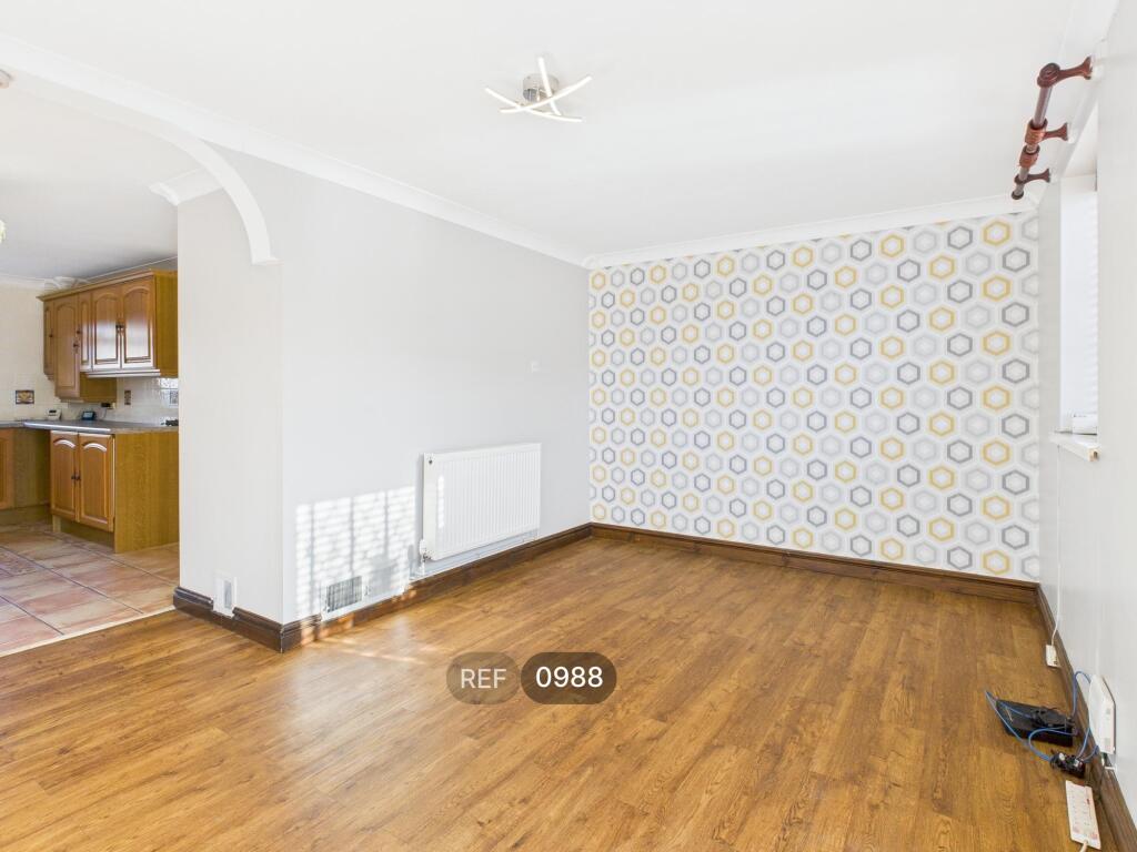 Kitchen &amp; Living area