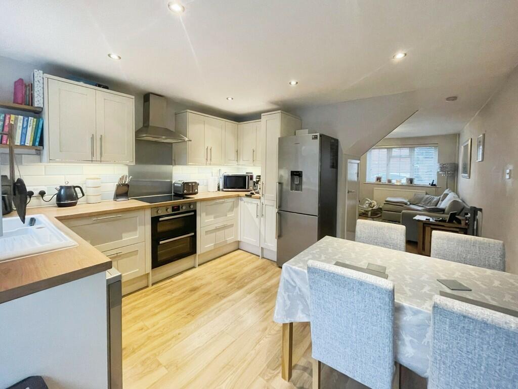 42bee23f-KITCHEN ...