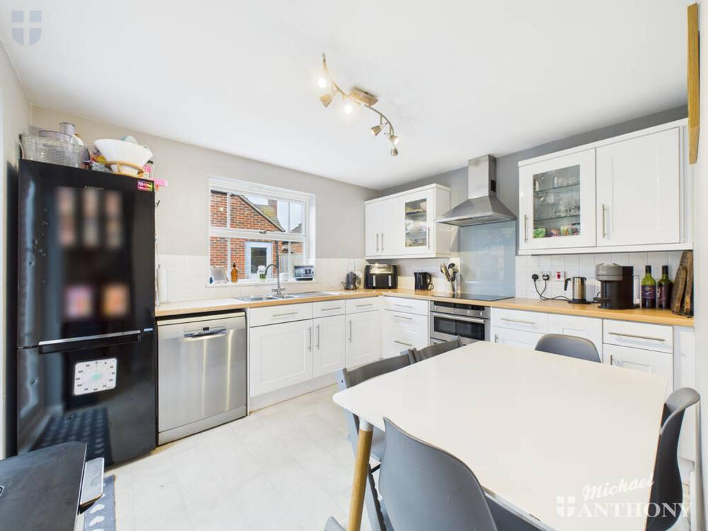 CAM03218G0-PR0798-STILL021-thumbnail-h750-70