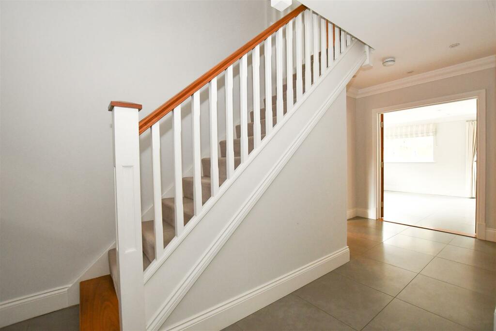 Hallway .jpg