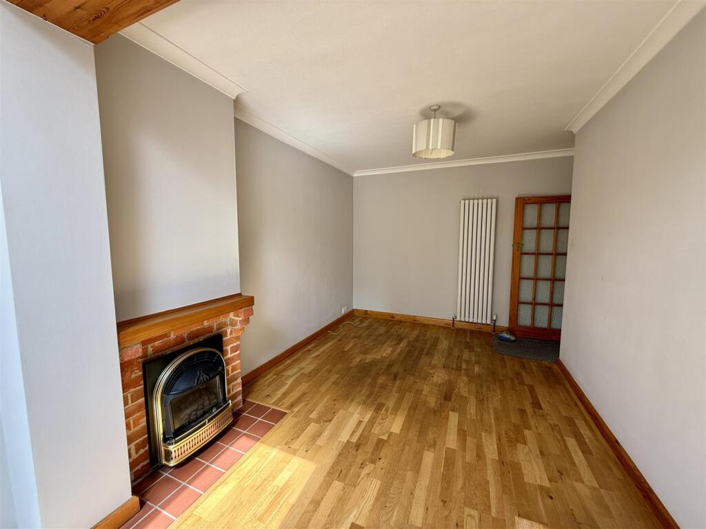 Living/Kitchen/Dining Room: