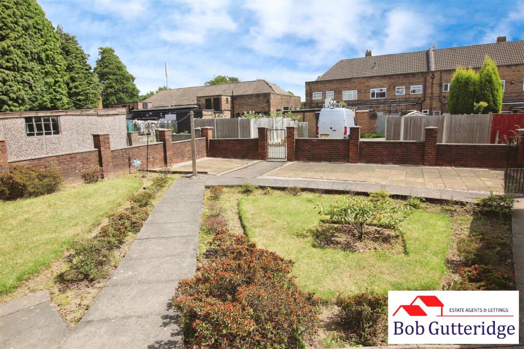 ENCLOSED REAR GARDEN