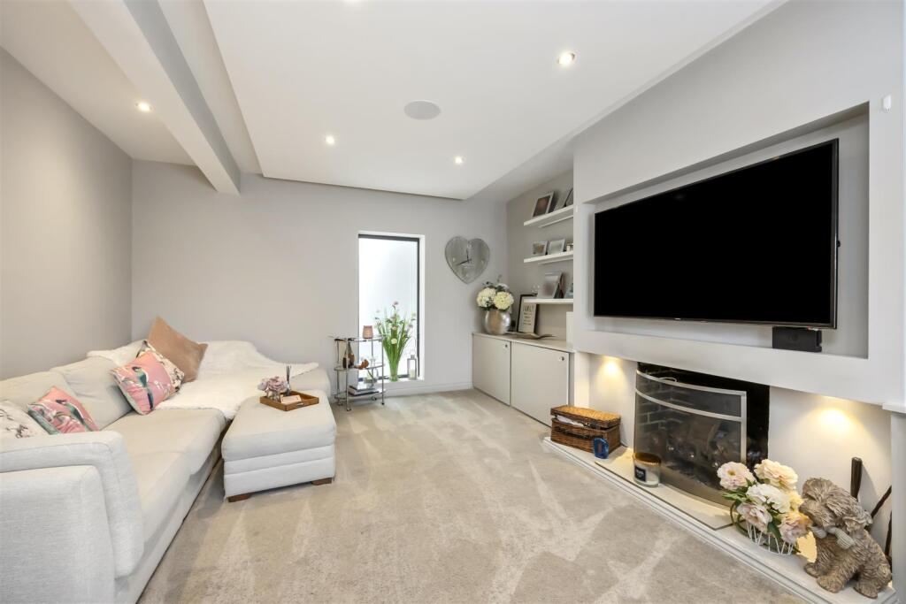 Offington Avenue, 85-013.JPG