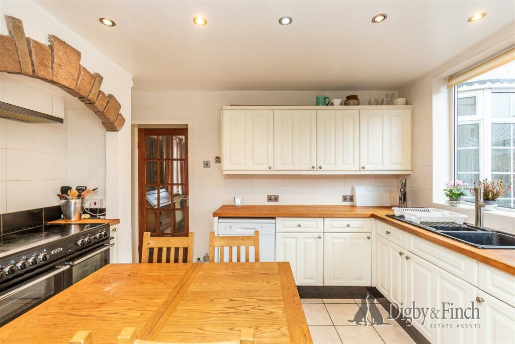 35, Bingham Road Radcliffe-On-Trent, NG12 2FY-10wa