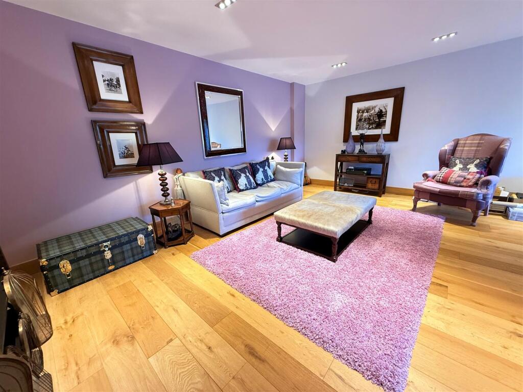 office family room 2.jpg