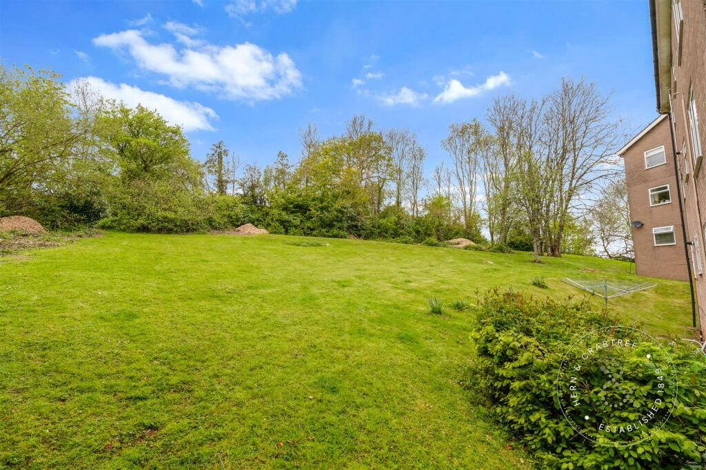 Linnet Close, Hern Crabtree (26).jpg