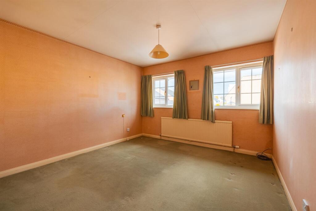 15 Old Farm Close-25.jpg