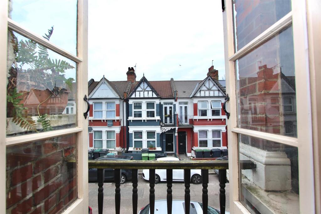 St. Margaret's Avenue, N15