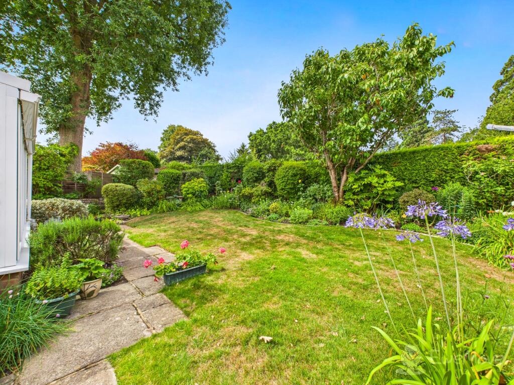 CAM03624G0-PR0148-STILL027