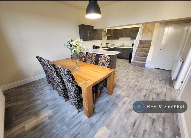 Kitchen Dinner Area 