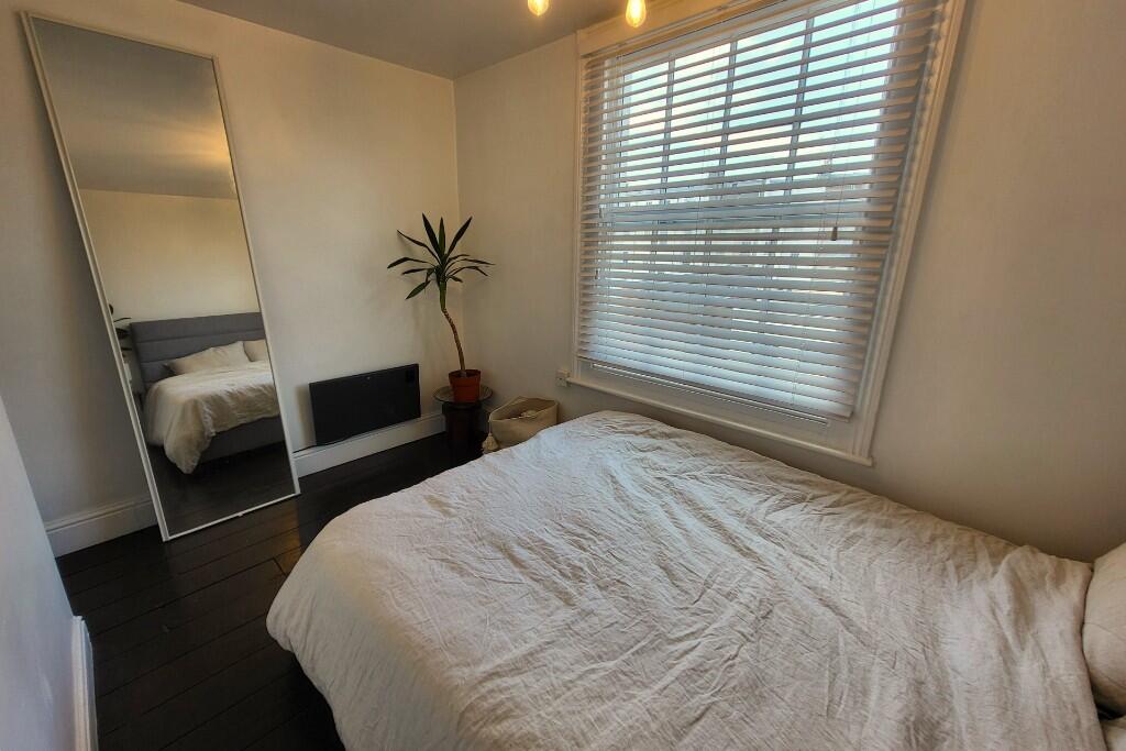 Double Bedroom (2)