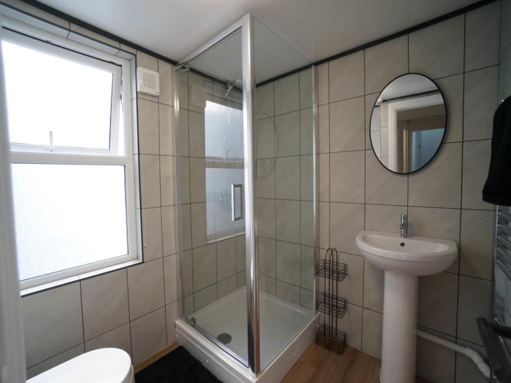 Bathroom.JPG