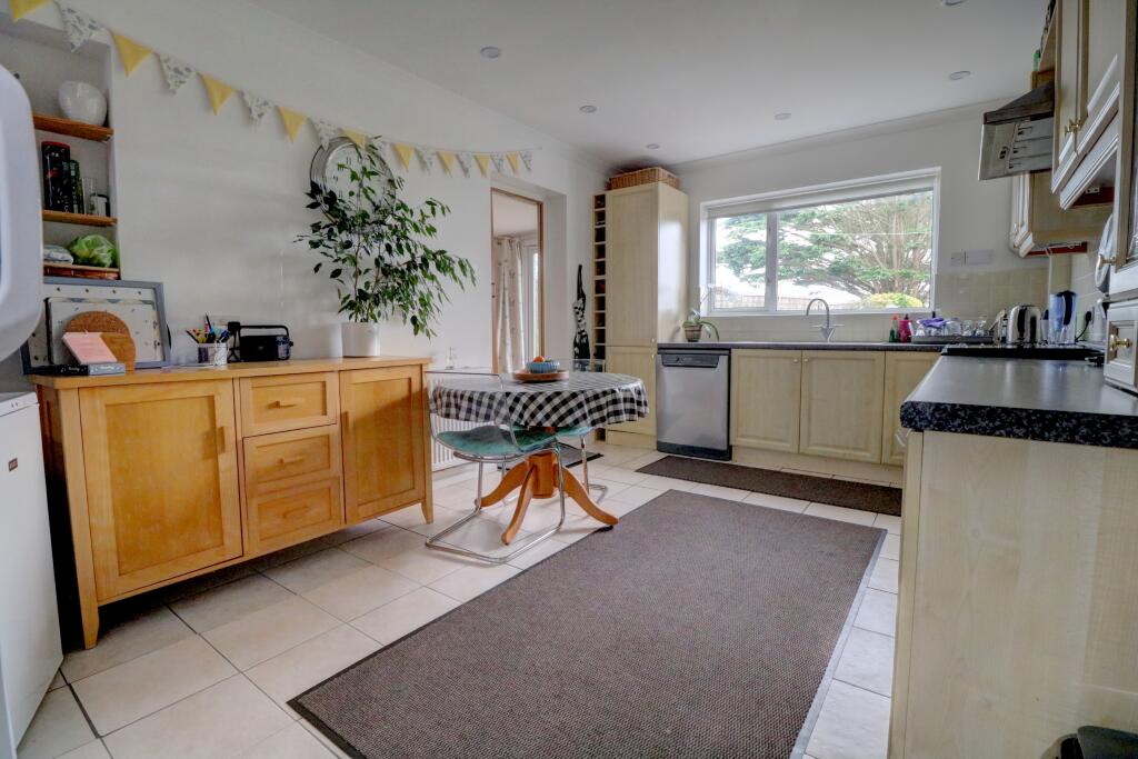 Kitchen-breakfast room