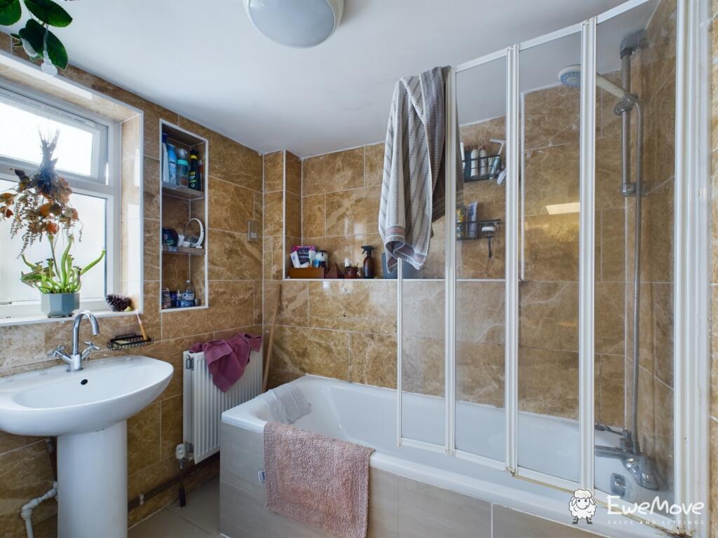 CAM02899G0-PR0044-STILL006