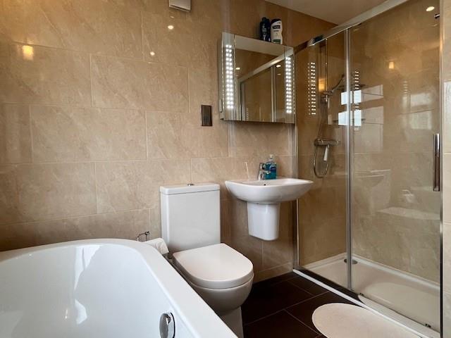loft bathroom2.jpg