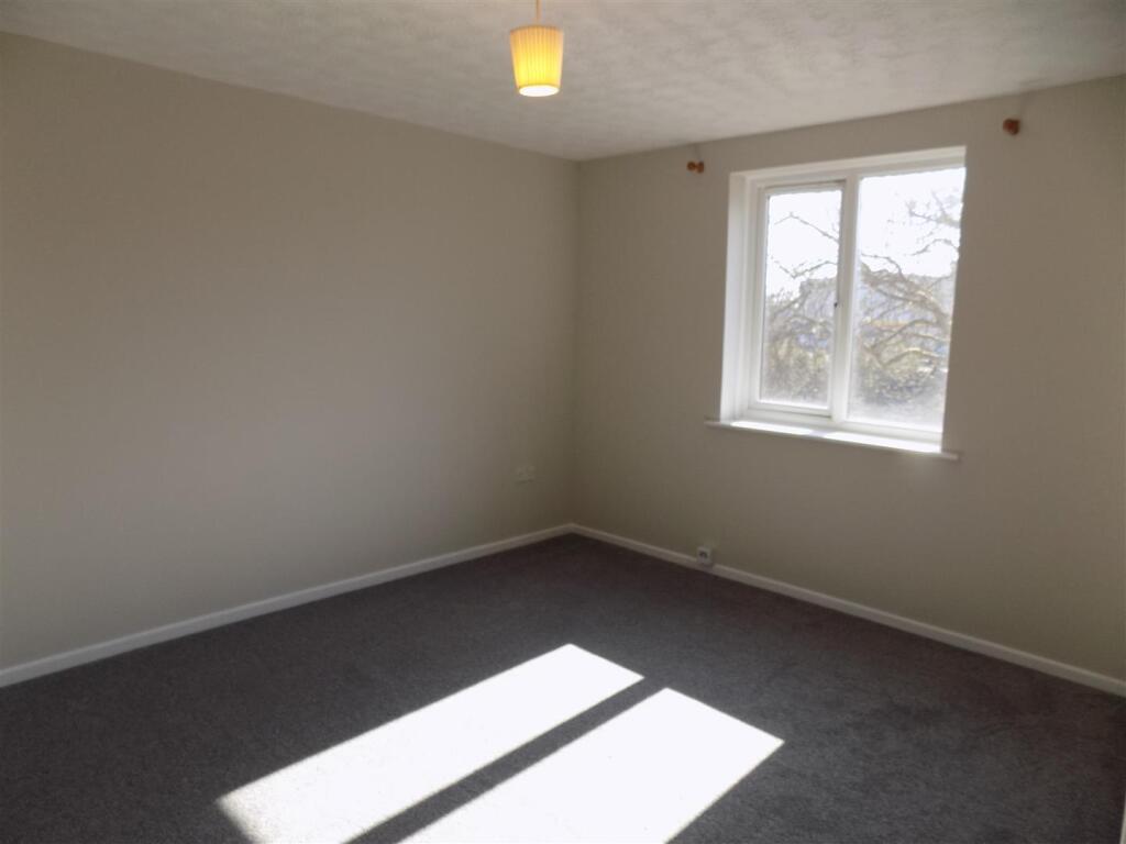Living room entrance.JPG