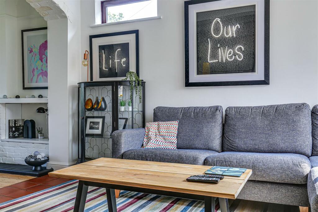 16 Breakfast area.jpg