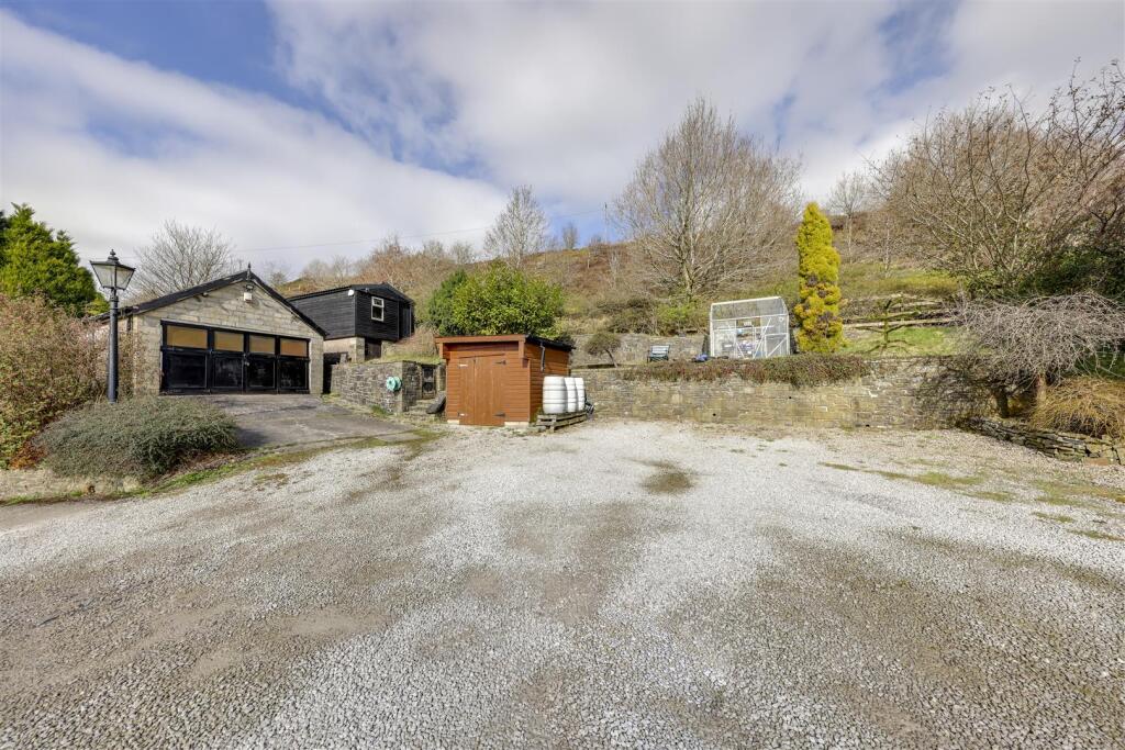 Garden, Parking, Garage &amp; Workshop