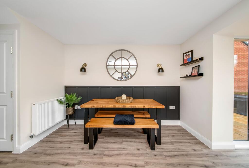 OPEN-PLAN DINING KITCHEN ROOM