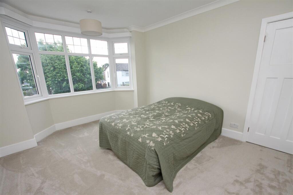 Bedroom 1.jpg