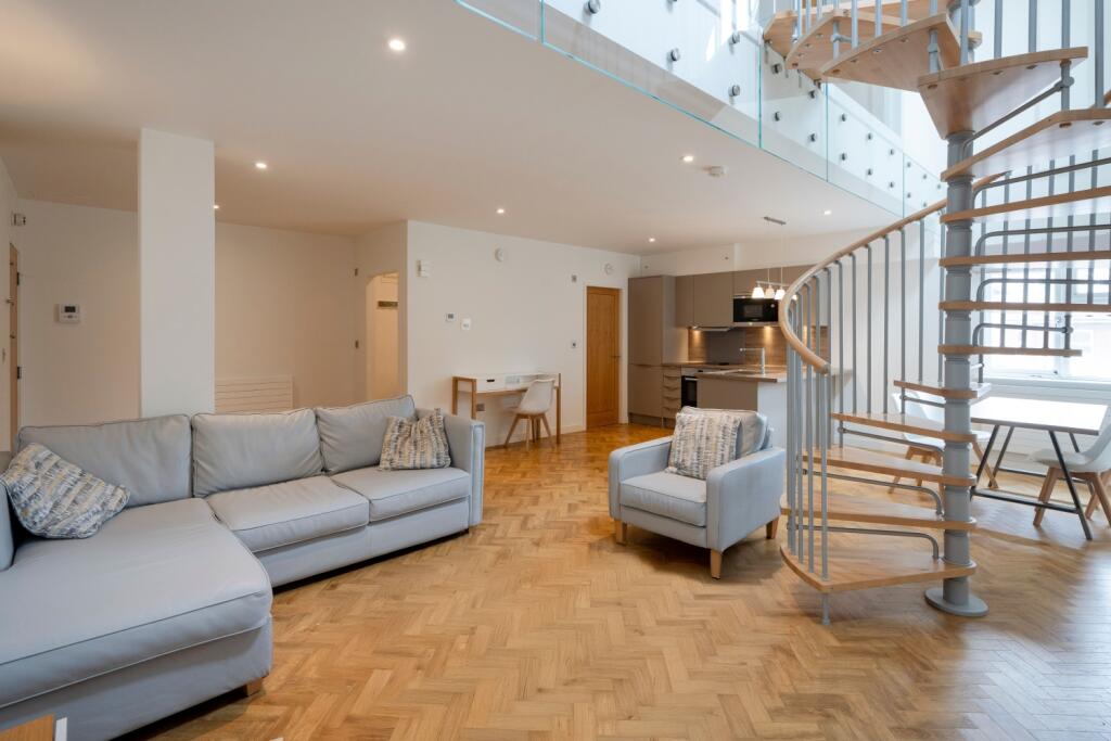 Flat 3, Charterford House-08532 (1)