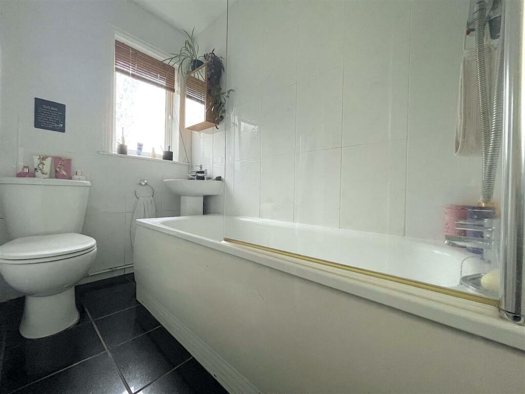 Bathroom (1).jpeg