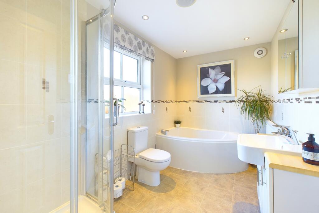 CAM03162G0-PR0214-STILL016