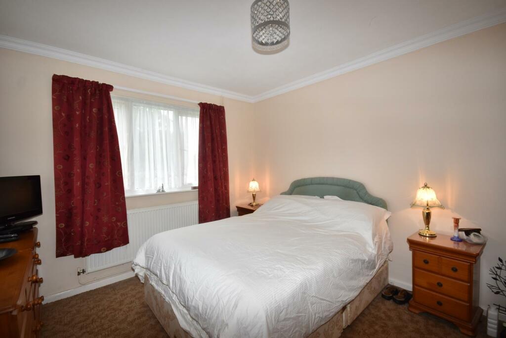 Bedroom 1.JPG