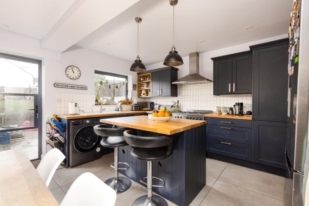 199 Luckwell Road, BS3-25.jpg