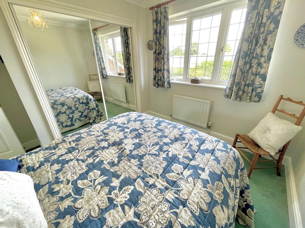 5 Cleeves Way Bed...