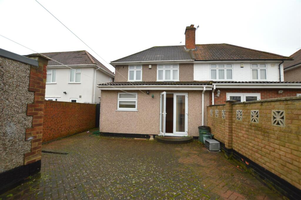 18 Roseville Avenue rear.JPG