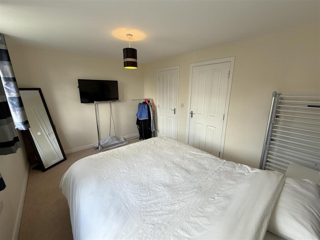 Bedroom 2B.JPG