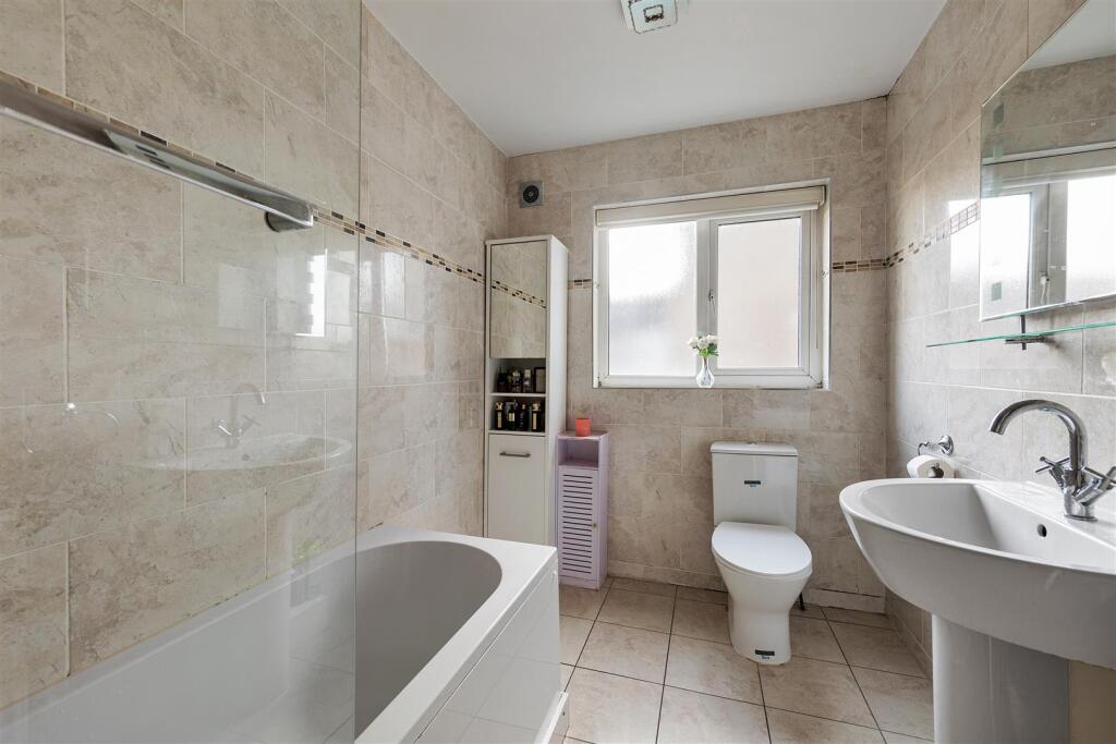 Fairlop Road E11