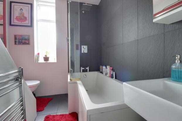 Bathroom 1a