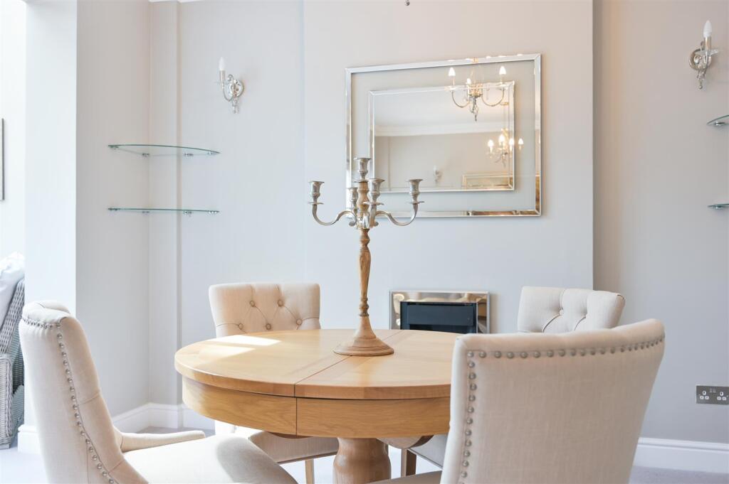 MEADE COURT,28- (12).jpg