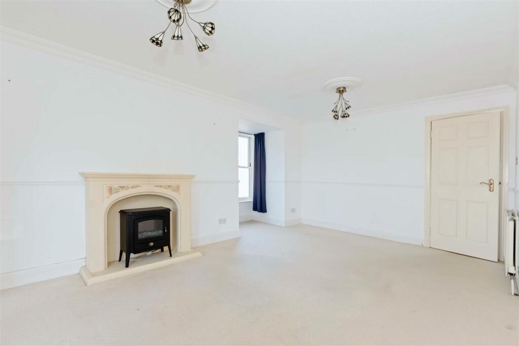 Queensborough Court_2.jpg