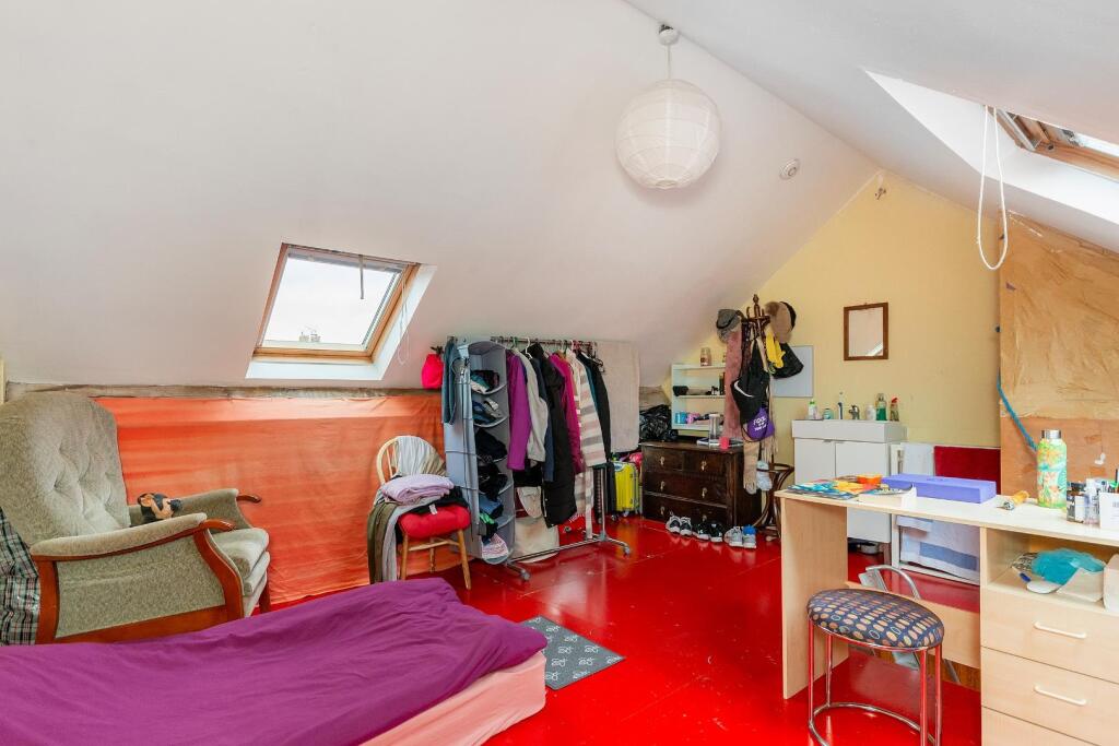 1S1R5SE - Loft Room A.jpg