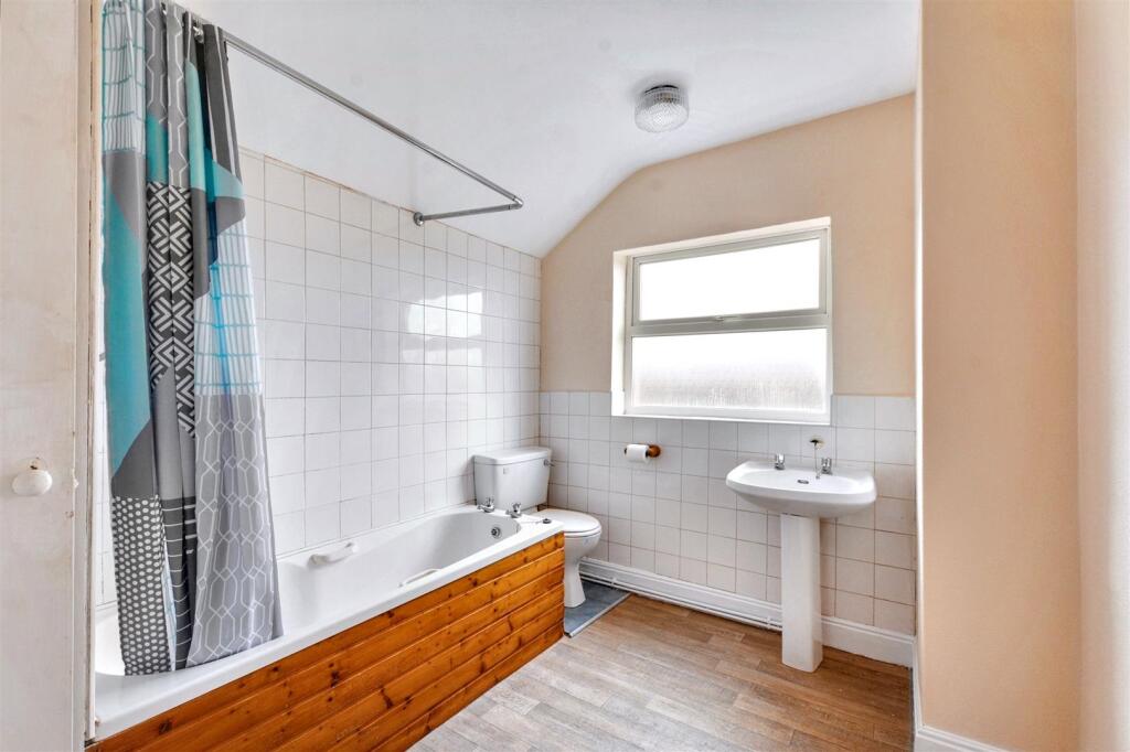 Bathroom_1.jpeg