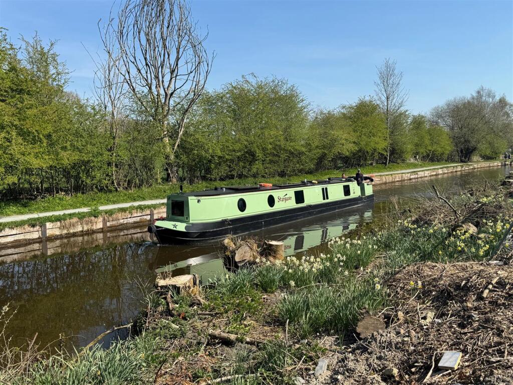 Barge at Weston.jpg