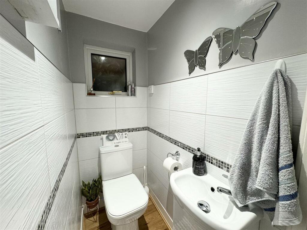 Guest Cloak / WC