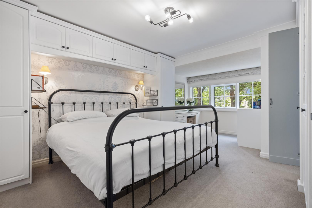 78 Fenay Lane, Almondbury 33_297.png