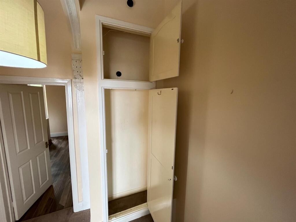 Cupboards (2).jpg