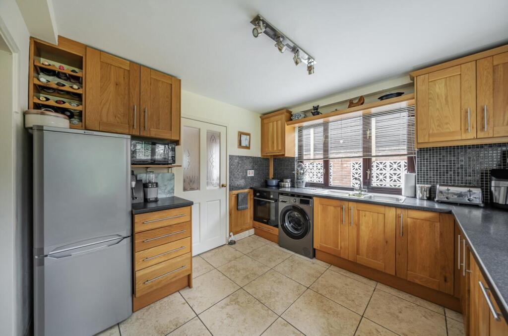 3 Crick Road, Rugby (12).jpg