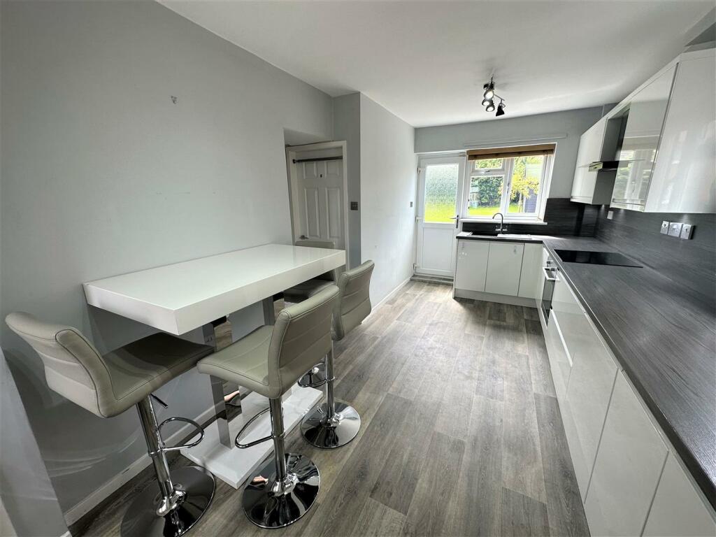 kitchen 1.jpg