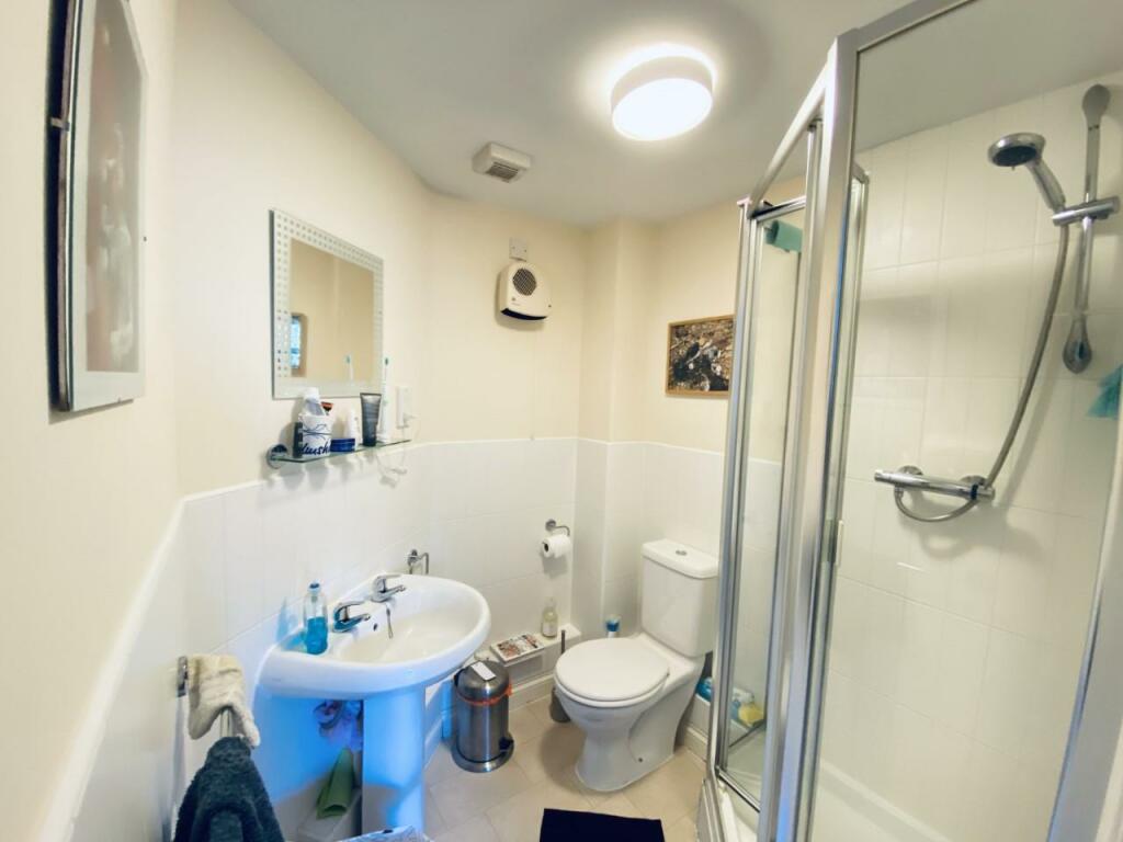 en-suite to master