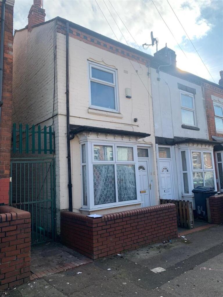 82 Willes Road Side view.jpg