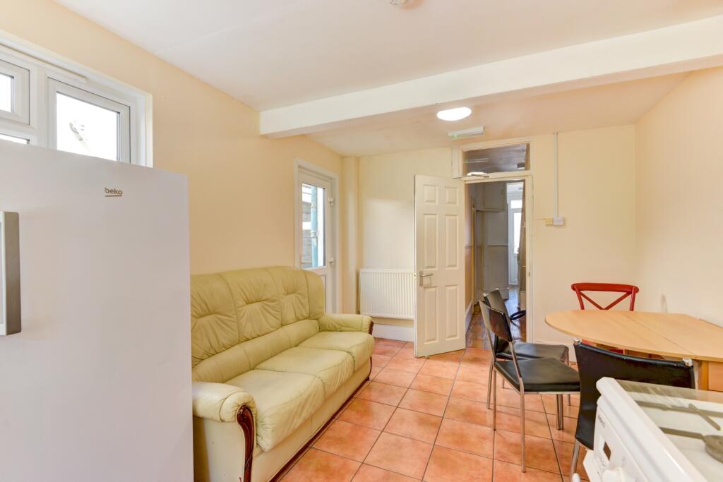 3 Hollingbury Road Kitchen Lounge