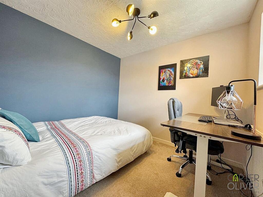 DOUBLE BEDROOM 2 REAR