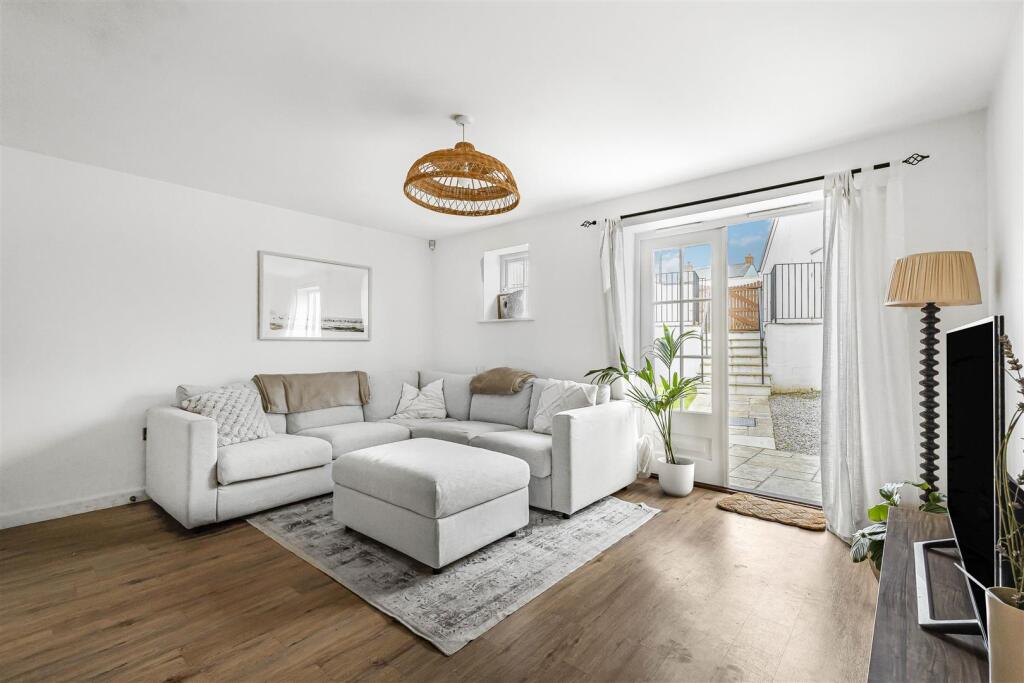 Lounge Dining Room